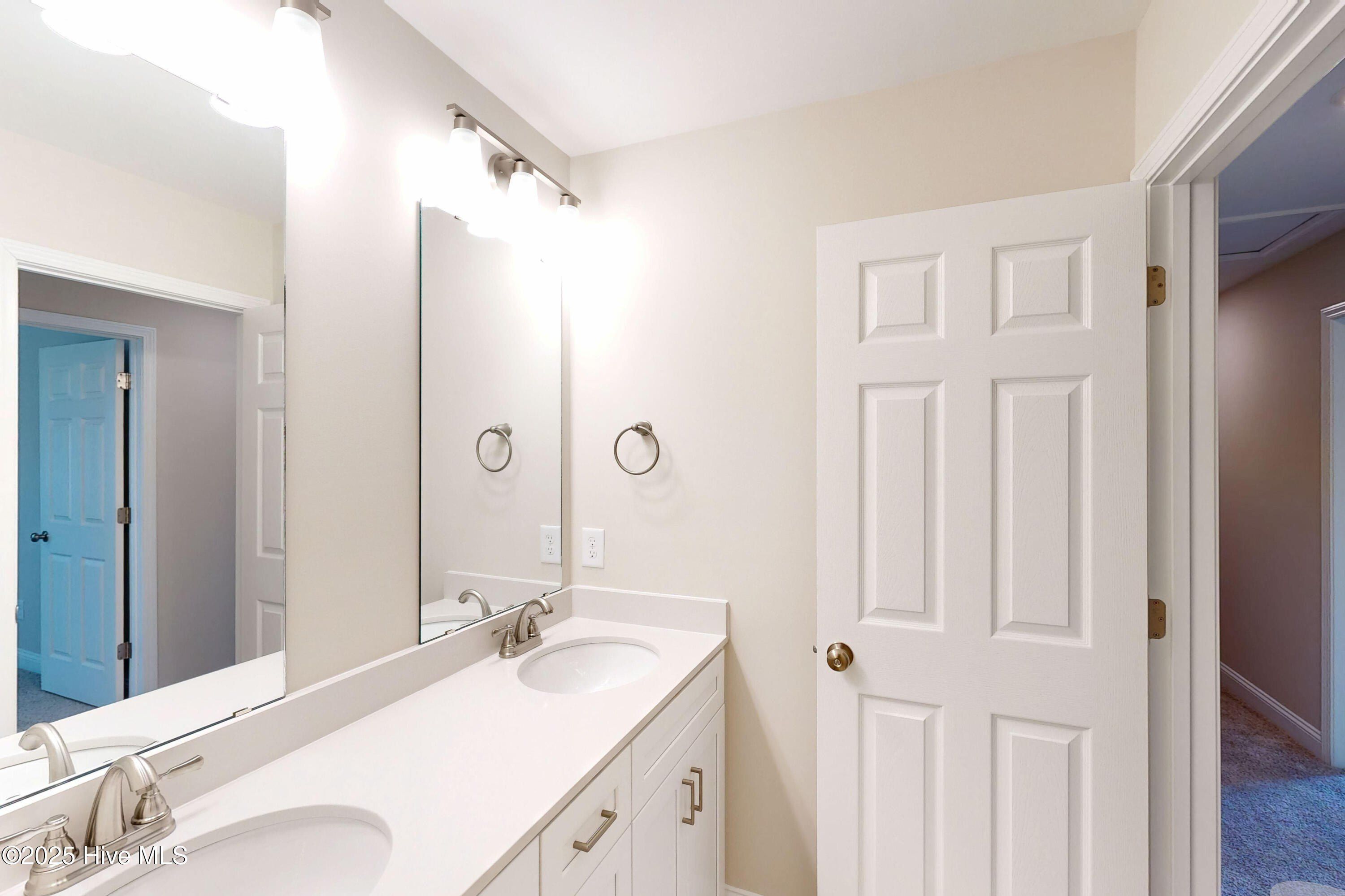 205 Sandpiper Place. Holly Ridge, NC 28445