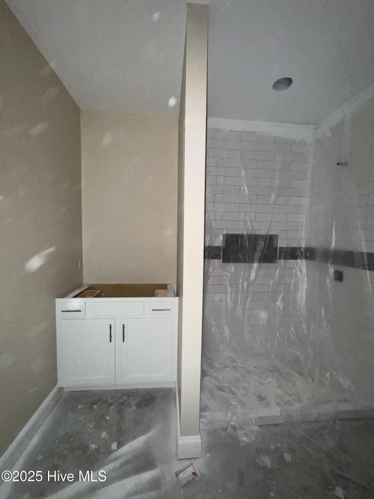 113 Avon Drive. Hubert, NC 28539