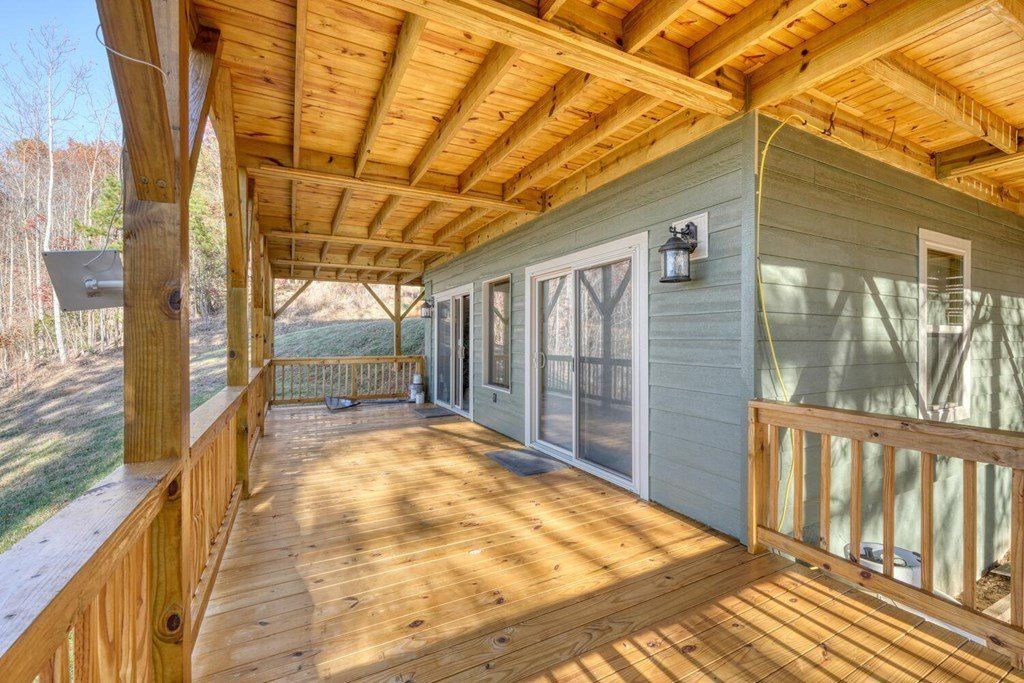 144 Lexington Drive. Brasstown, NC 28902