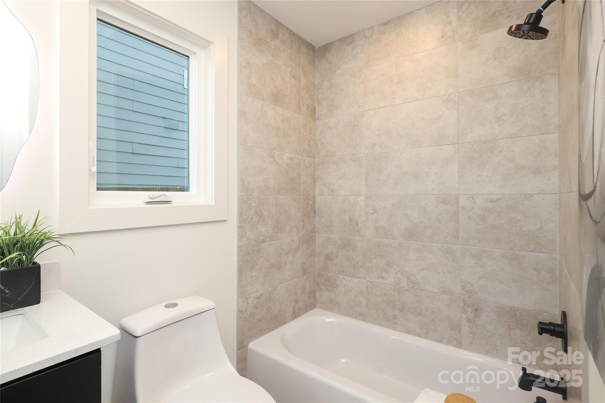 1007 Everett Place. Charlotte, NC 28205