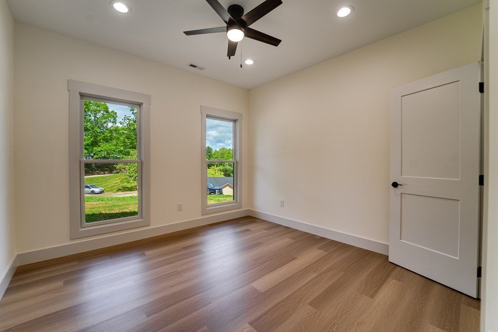 70 Knox Best St. Clyde, NC 28721