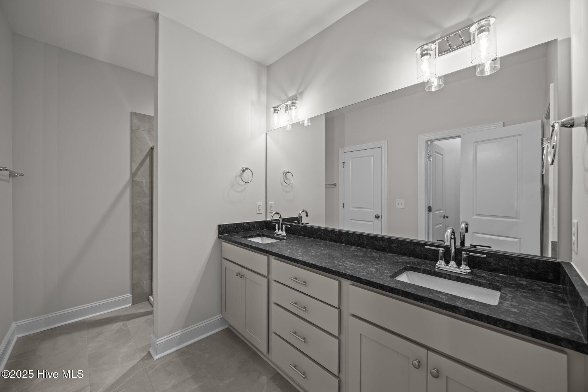 2100 Dartford Drive Unit B. Greenville, NC 27834