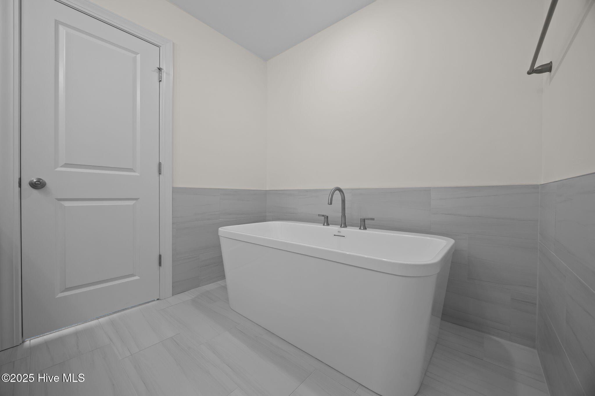 2108 Dartford Drive Unit B. Greenville, NC 27834