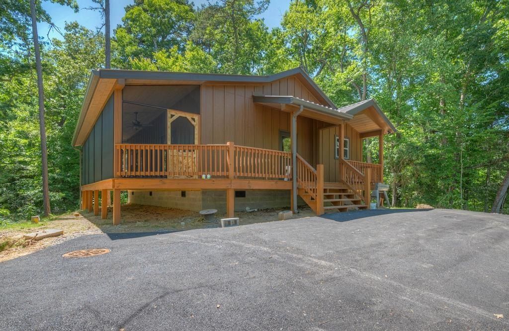 196 High Ridge. Murphy, NC 28906