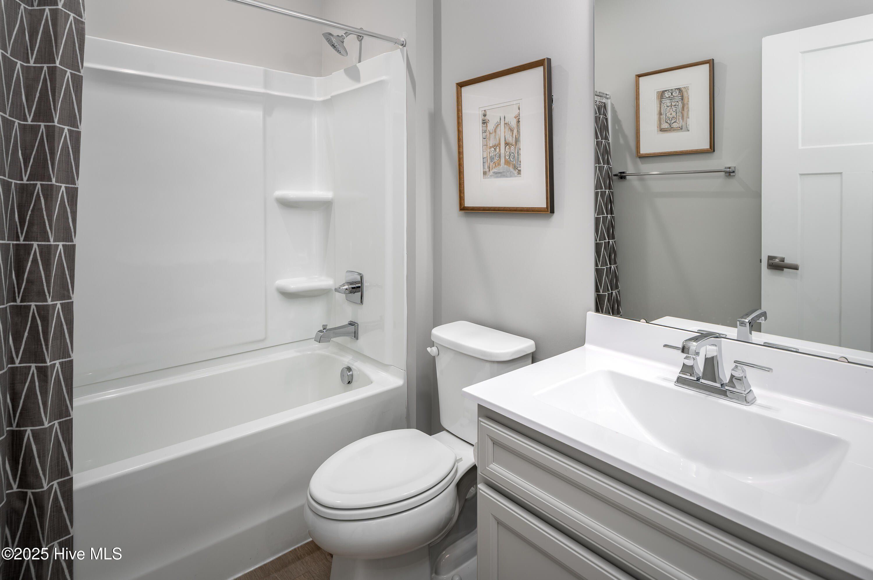 4016 Farmfield Drive. Navassa, NC 28451