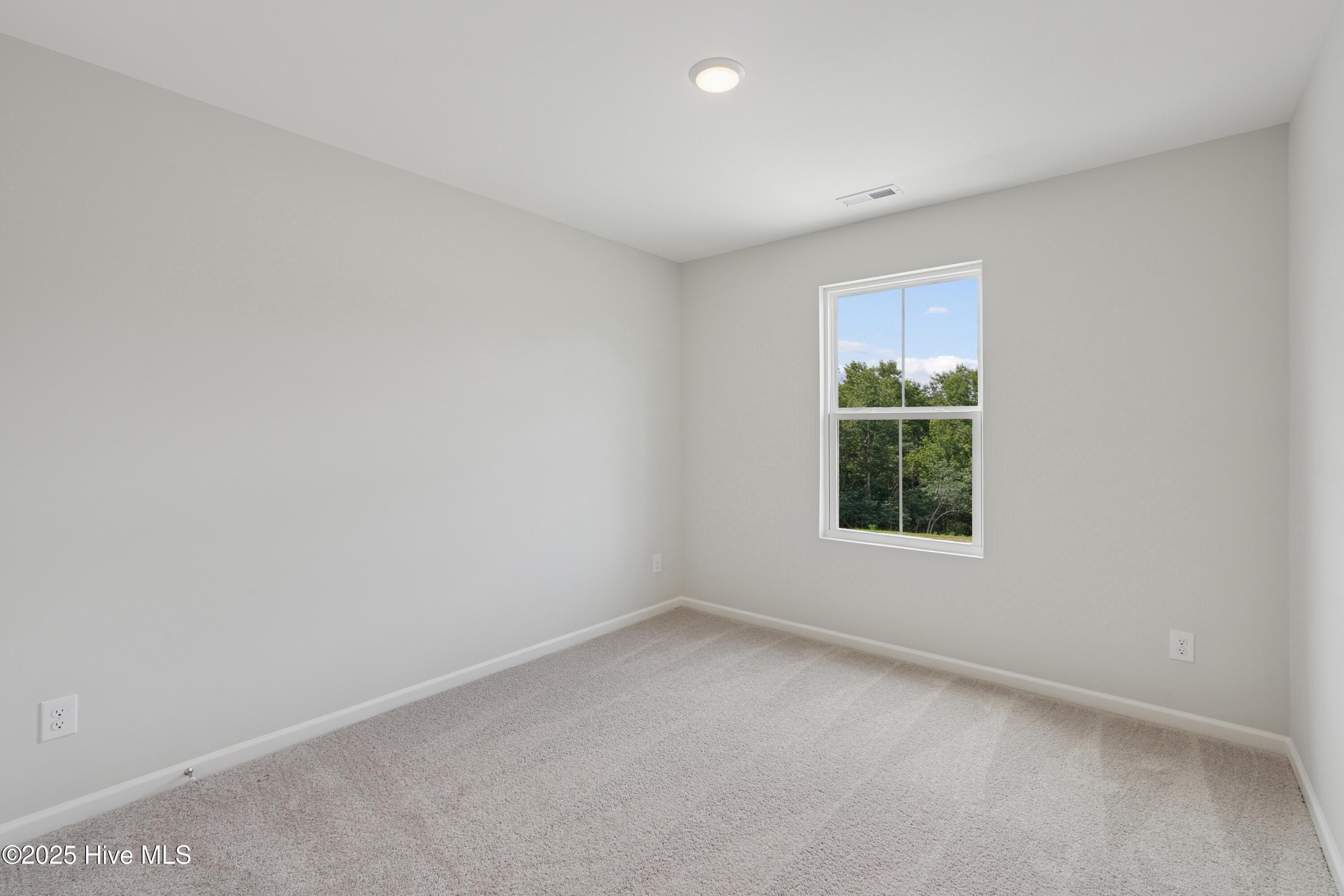 8 E Pioneer Way Lot 75. Hampstead, NC 28443