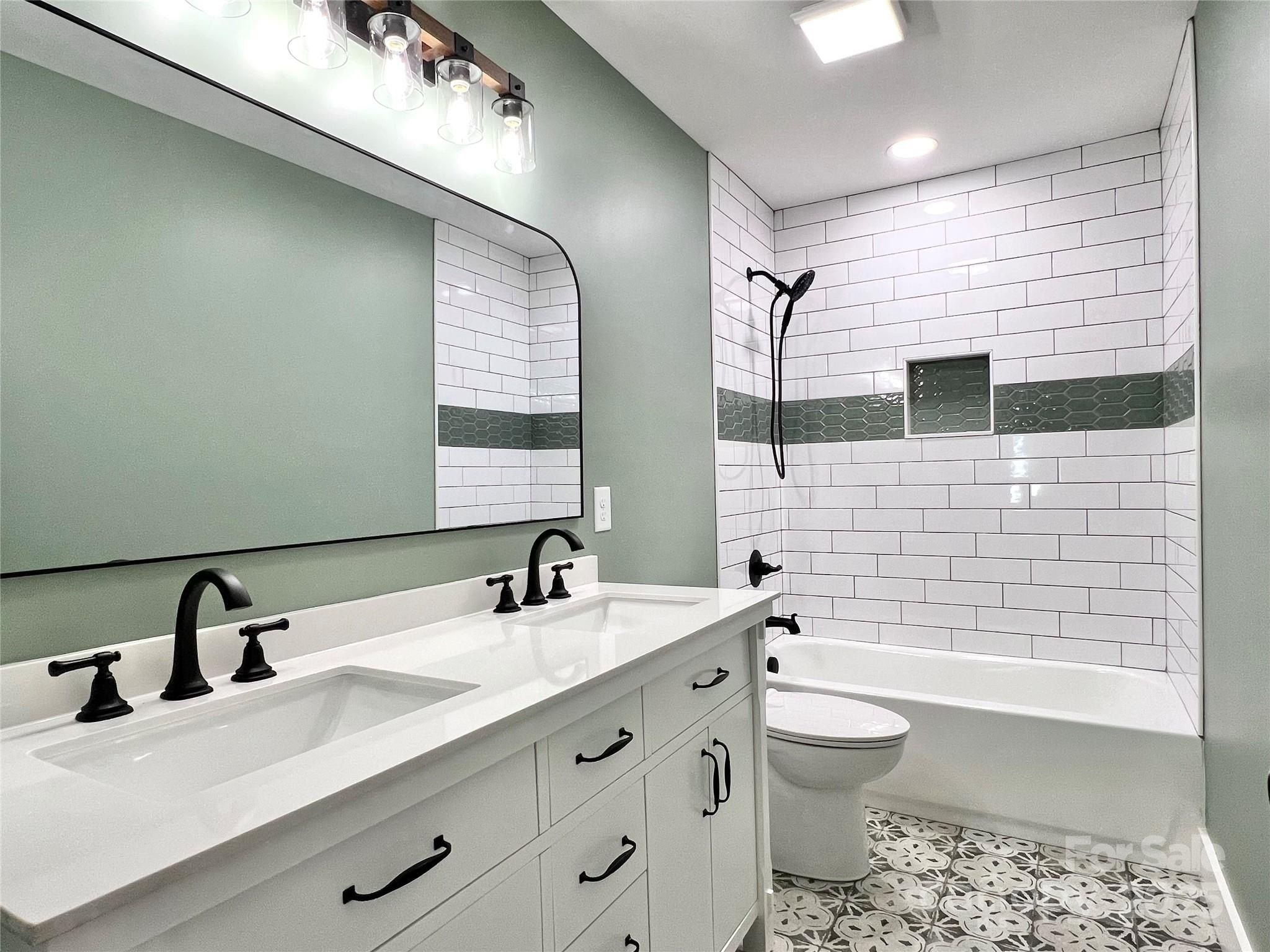 123 Arrowood Lane. Harmony, NC 28634