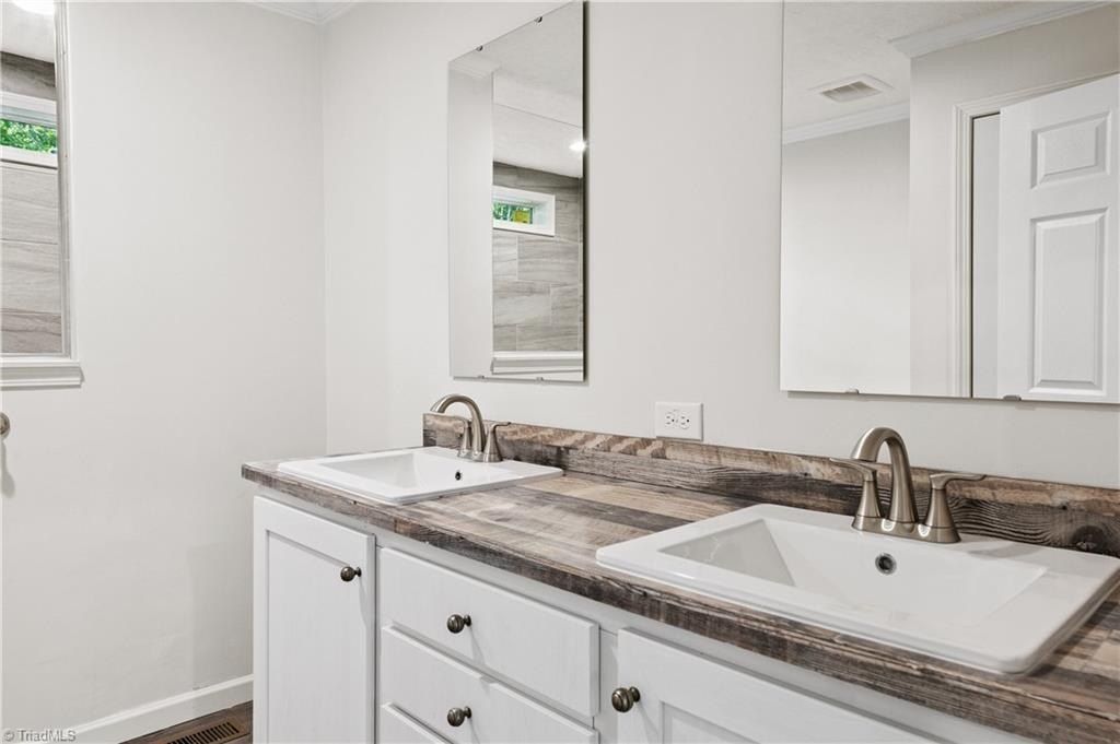 1475 Alta Vista Lane. Graham, NC 27253