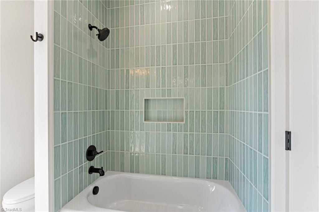 1341 Maple Chase Lane. Winston-Salem, NC 27106