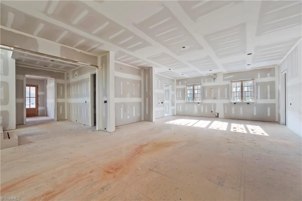 236 Glade View Court. Winston-Salem, NC 27101