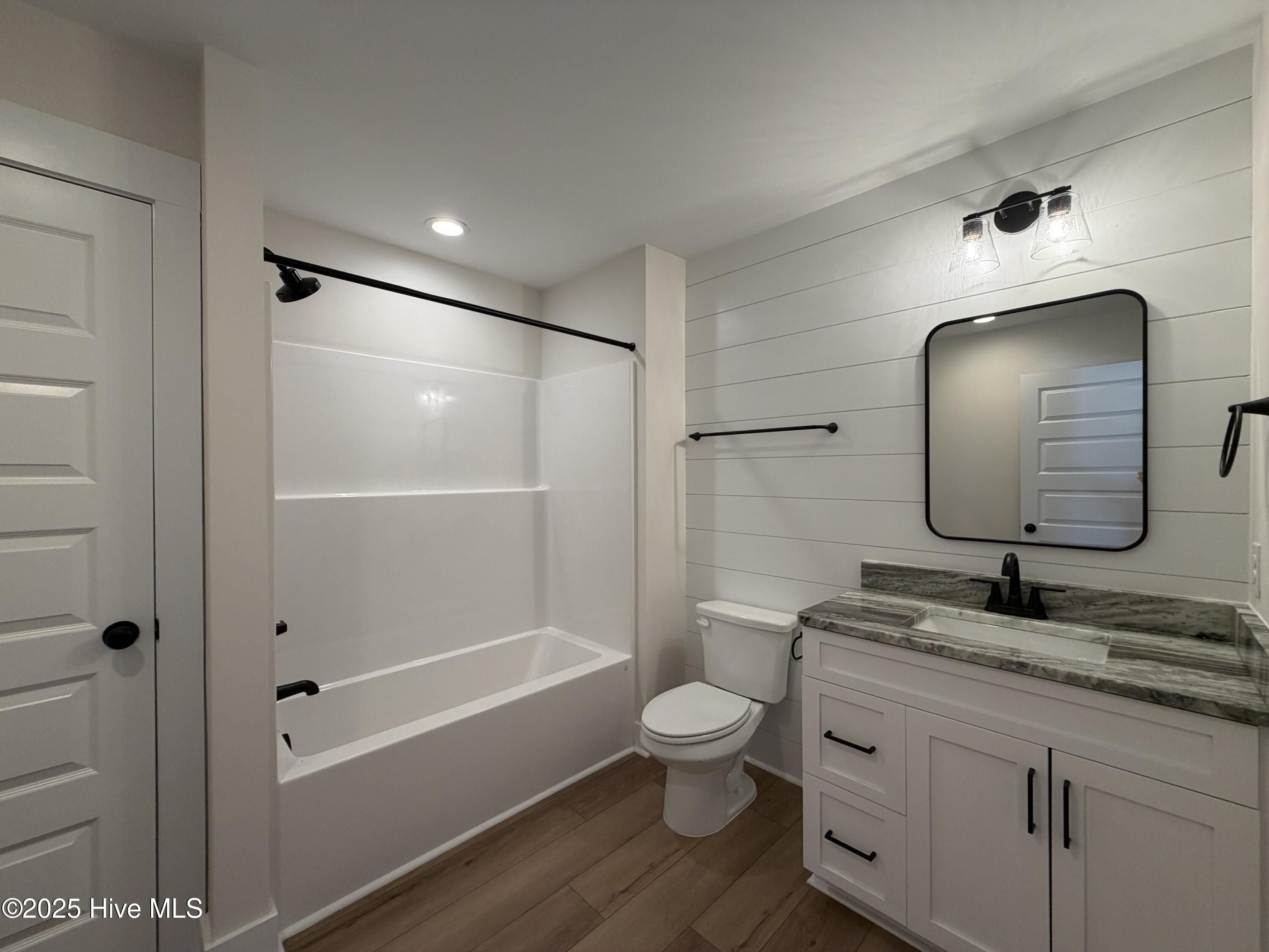 302 E Ivybridge Drive. Hubert, NC 28539