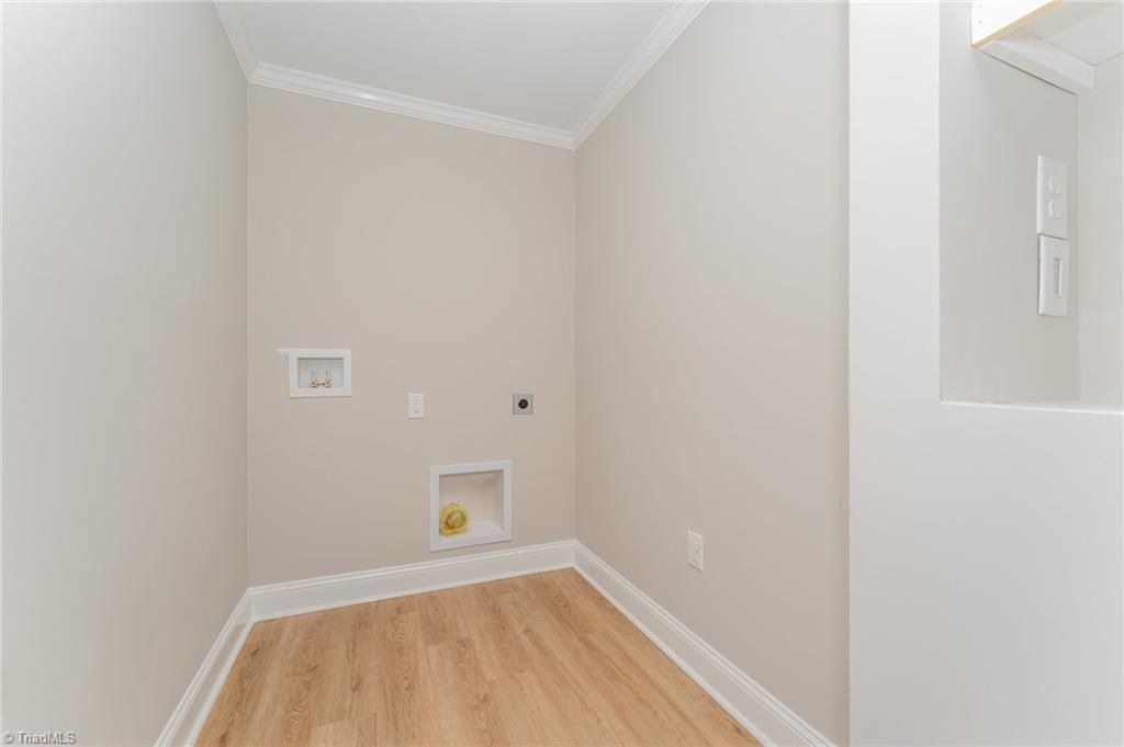 122 Lake Street. Elkin, NC 28621