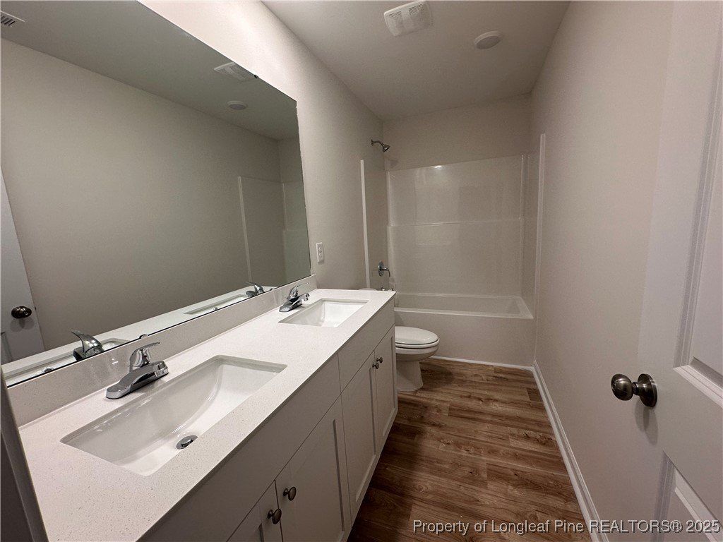 5805 Panther Drive. Hope Mills, NC 28348