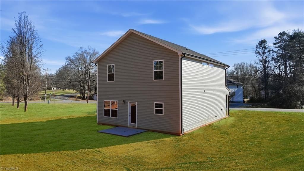 1679 Old Hollow Road. Winston-Salem, NC 27105