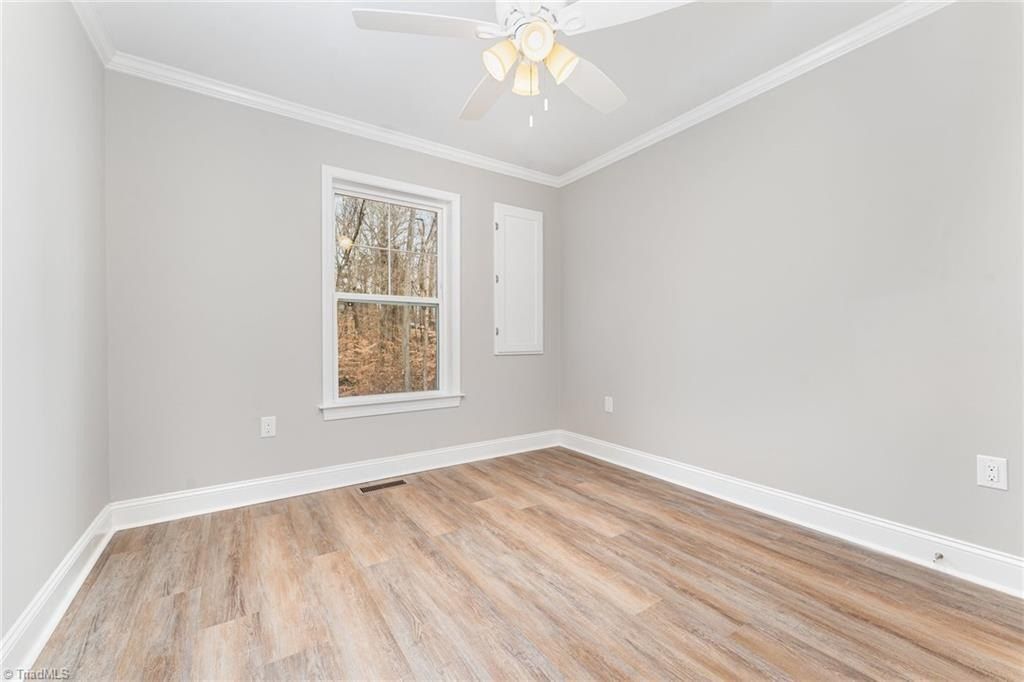 129 Lake Street. Elkin, NC 28621