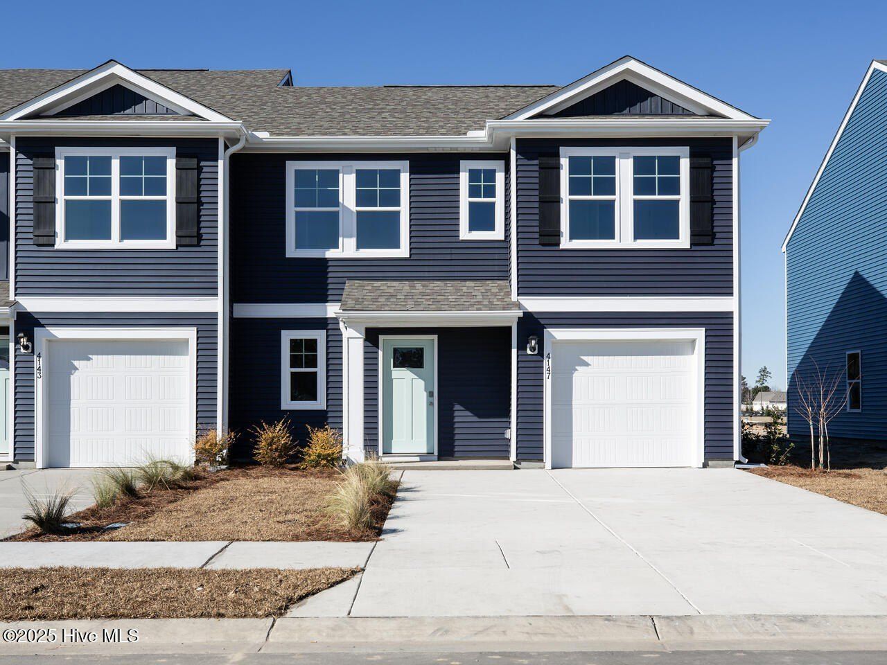 134 N Grassland Road Unit Th8. Surf City, NC 28445