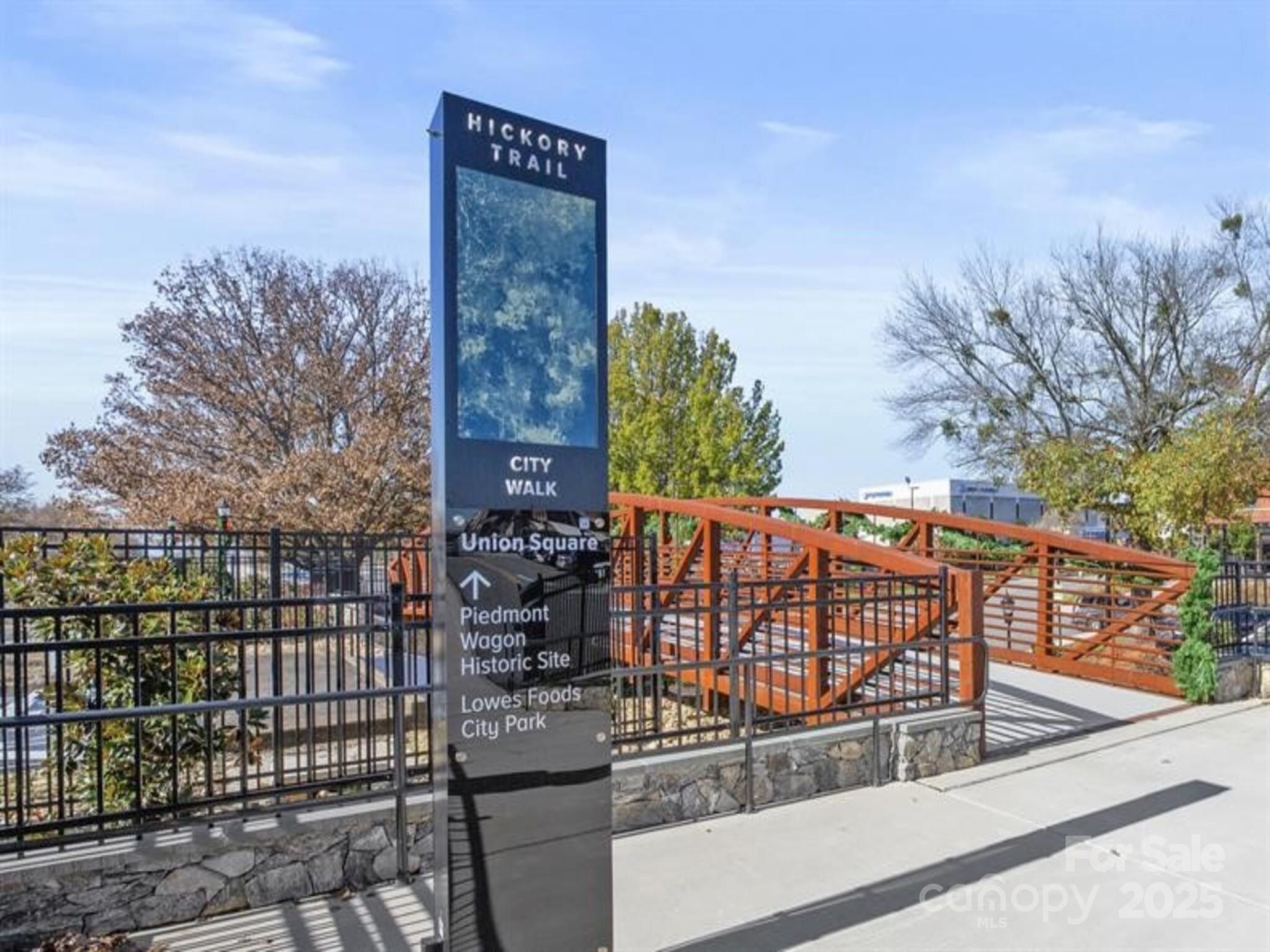 3903 15Th Street Drive Ne Unit 3. Hickory, NC 28601