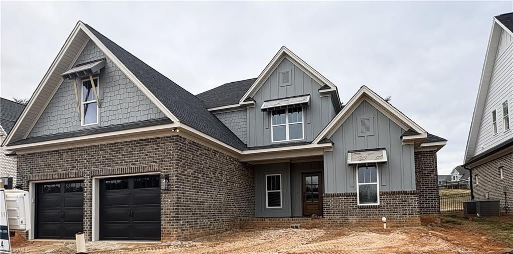 1353 Maple Chase Lane. Winston-Salem, NC 27106