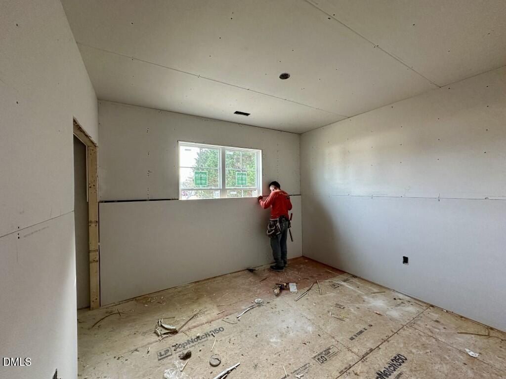 7507 Squirrel Den Road. Bailey, NC 27807