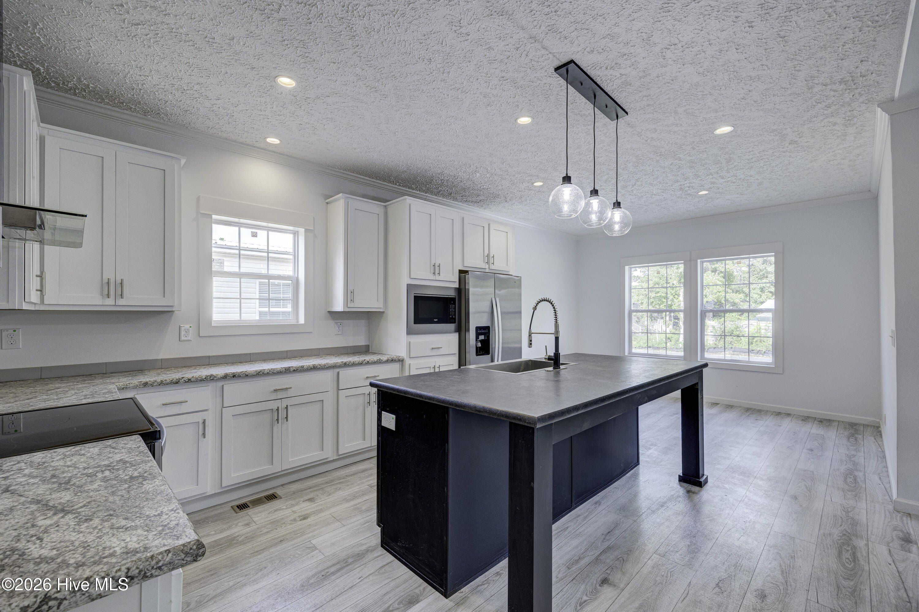 1013 Pine Ridge Court. Castle Hayne, NC 28429