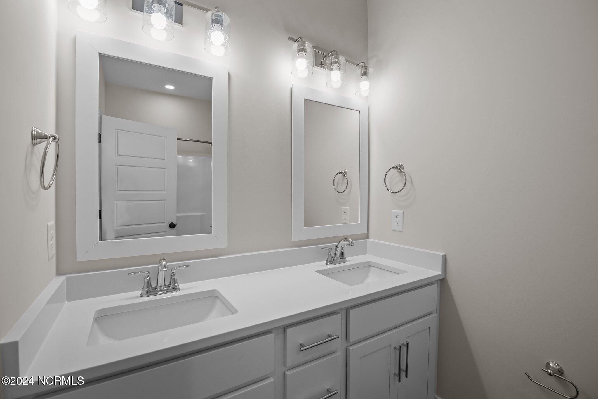 3902 Reunion Pointe Lane. New Bern, NC 28562