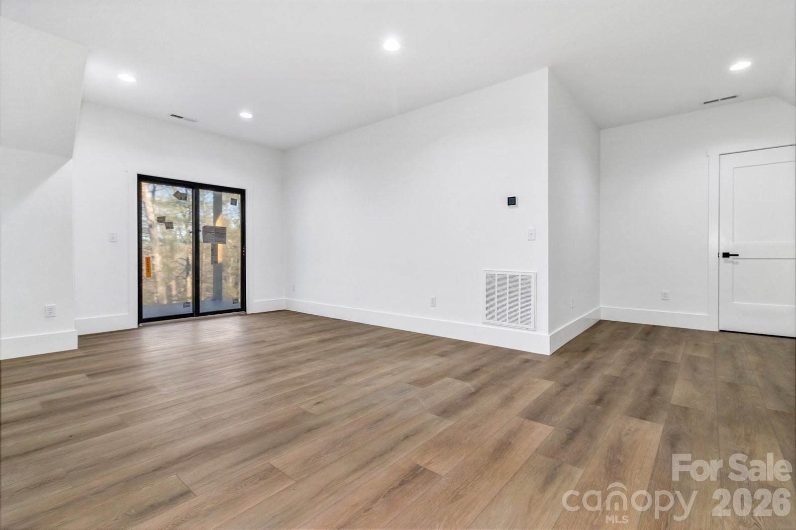 81 Goldenwood Lane. Mills River, NC 28759