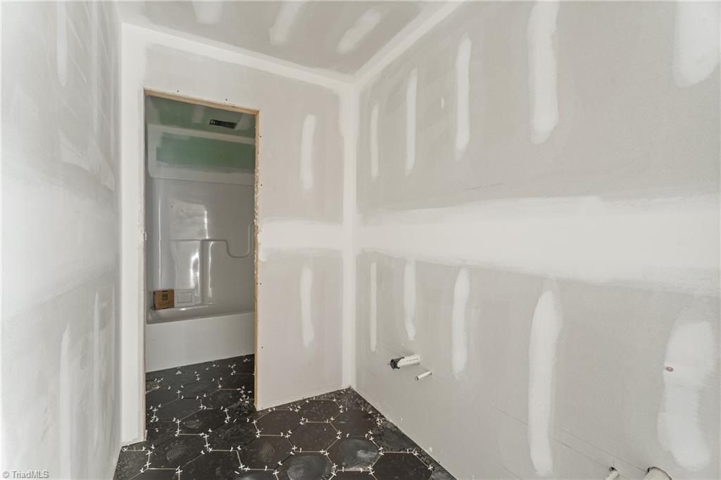 4632 Pinehill Drive. Pfafftown, NC 27040