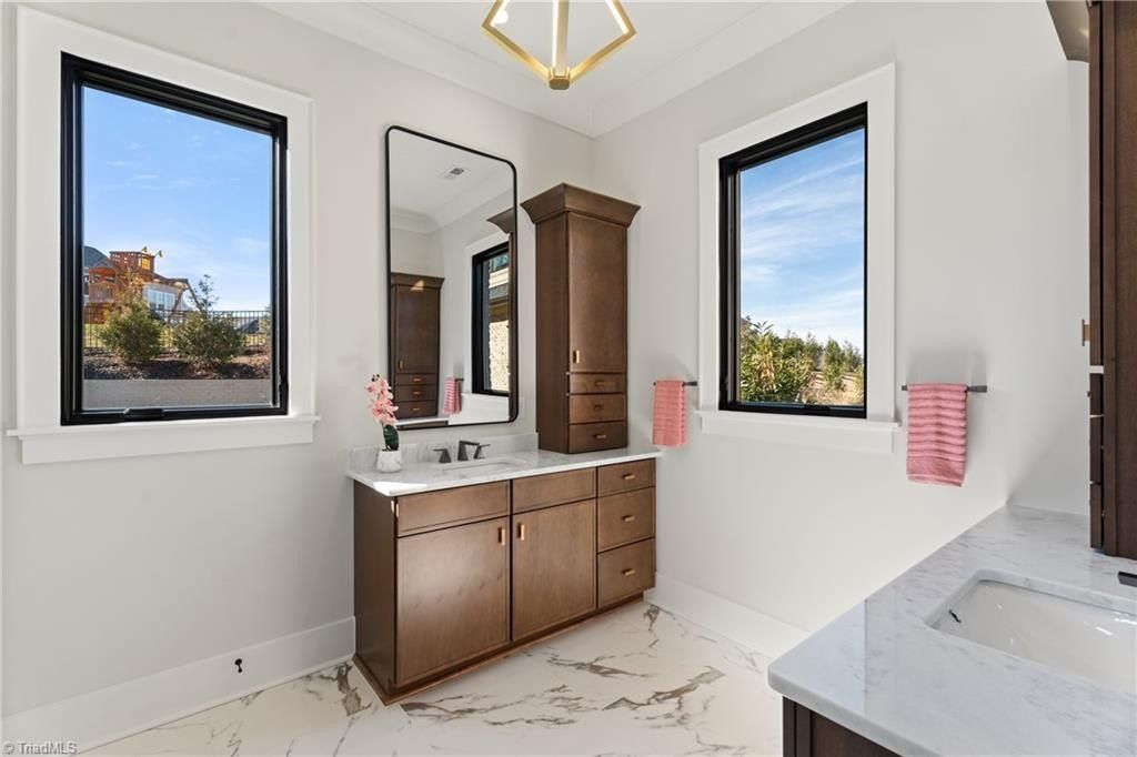 1193 Maple Chase Lane. Winston-Salem, NC 27106