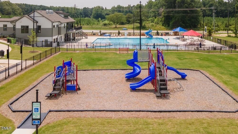 602 Barrington Row Avenue. Zebulon, NC 27597