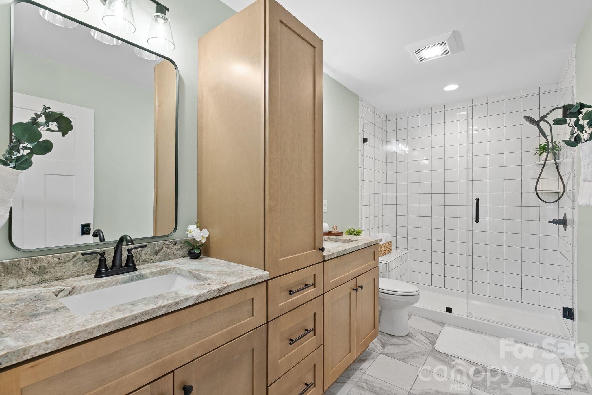 56 White Oak Place. Mars Hill, NC 28754