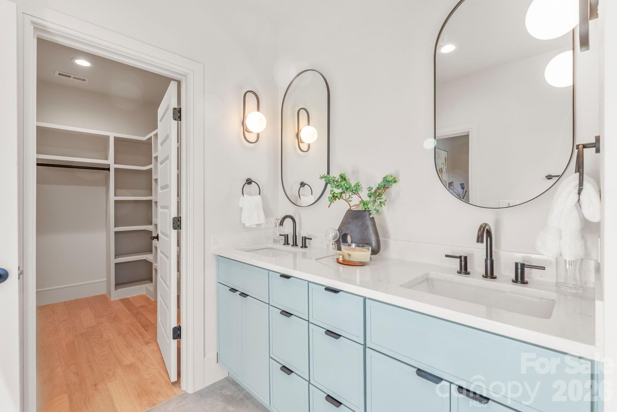 1637 Umstead Street. Charlotte, NC 28205