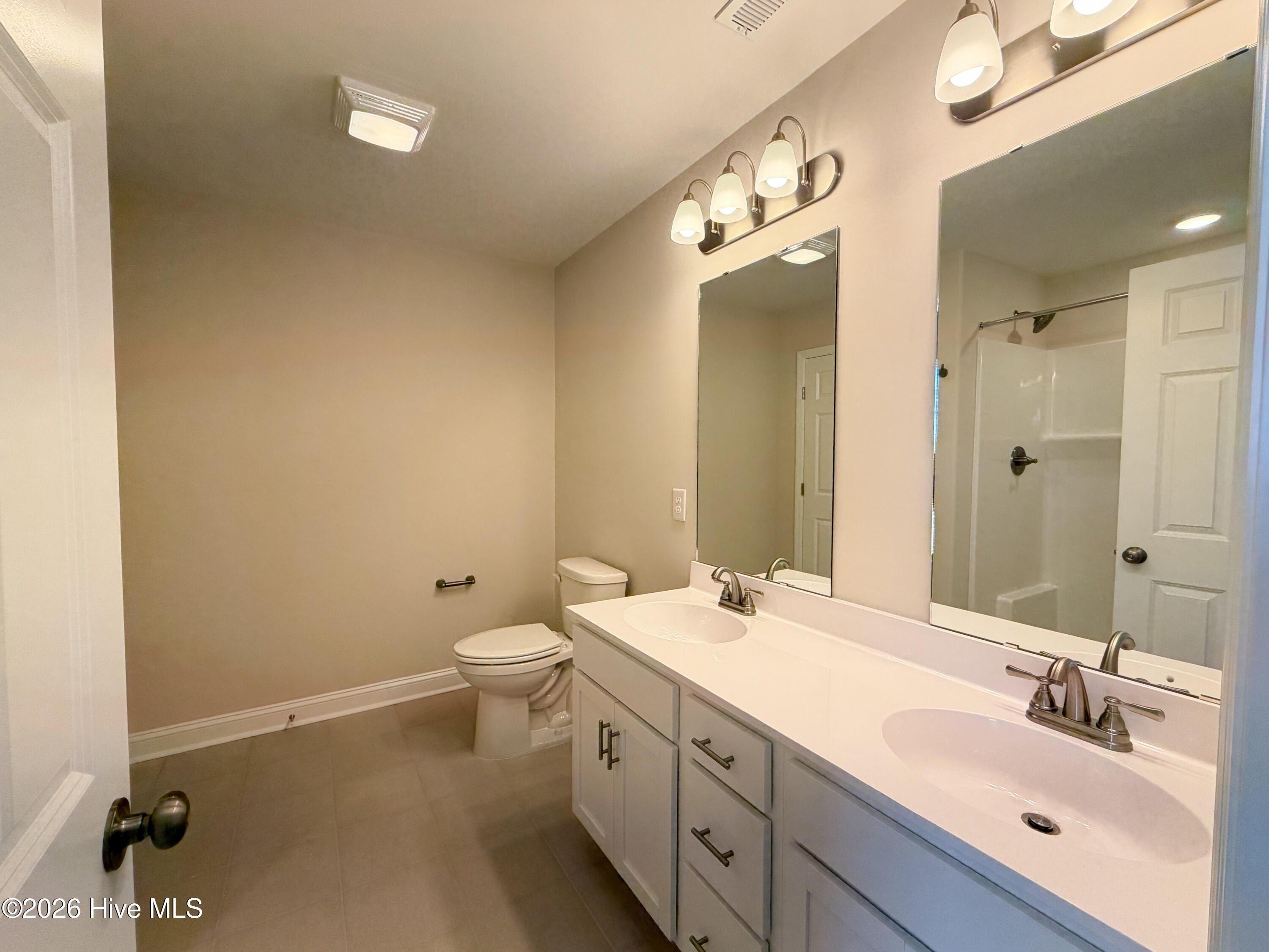 768 Aria Lane. Hubert, NC 28539