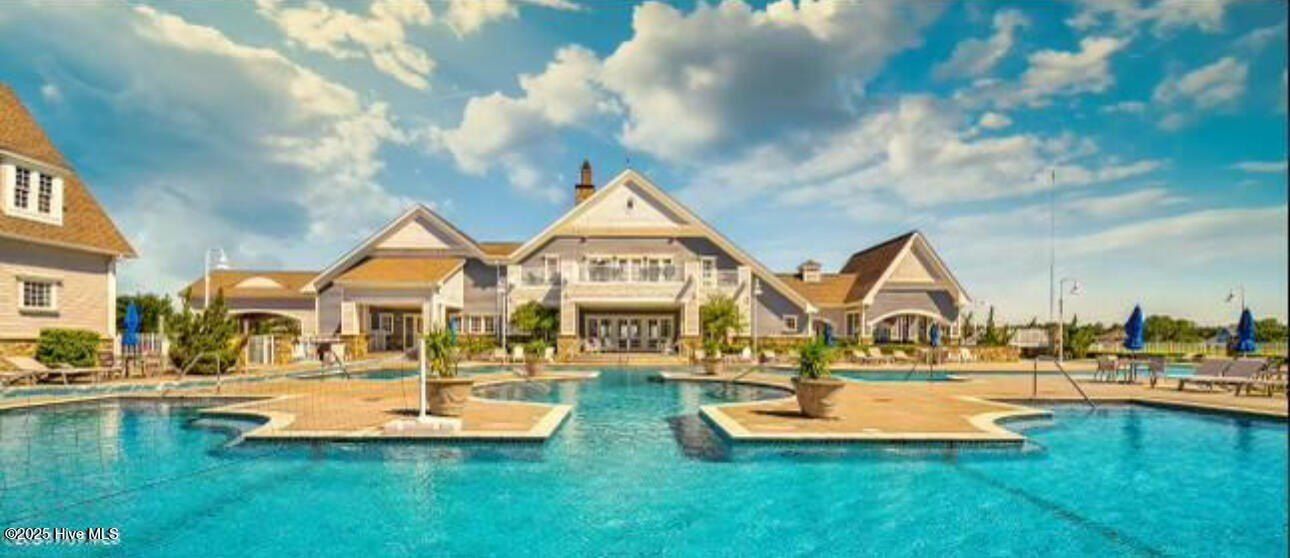 522 White Picket Way. Holly Ridge, NC 28445