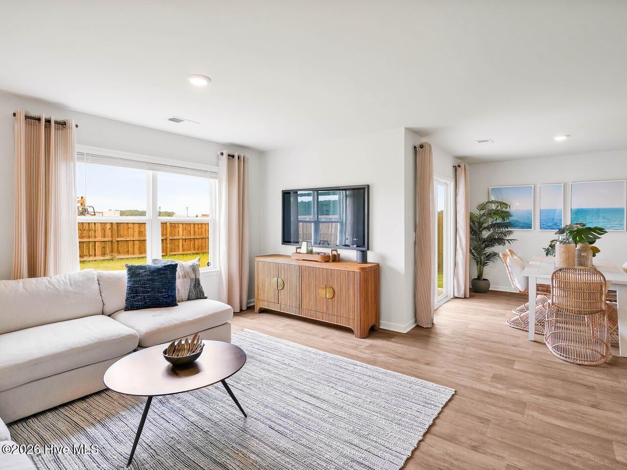 Driftwood Drive Unit. Richlands, NC 28574