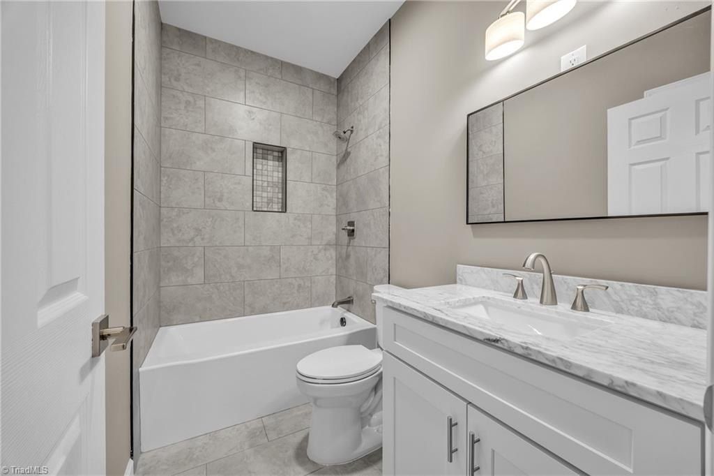 130 Oak Pointe Lane. Wilkesboro, NC 28697