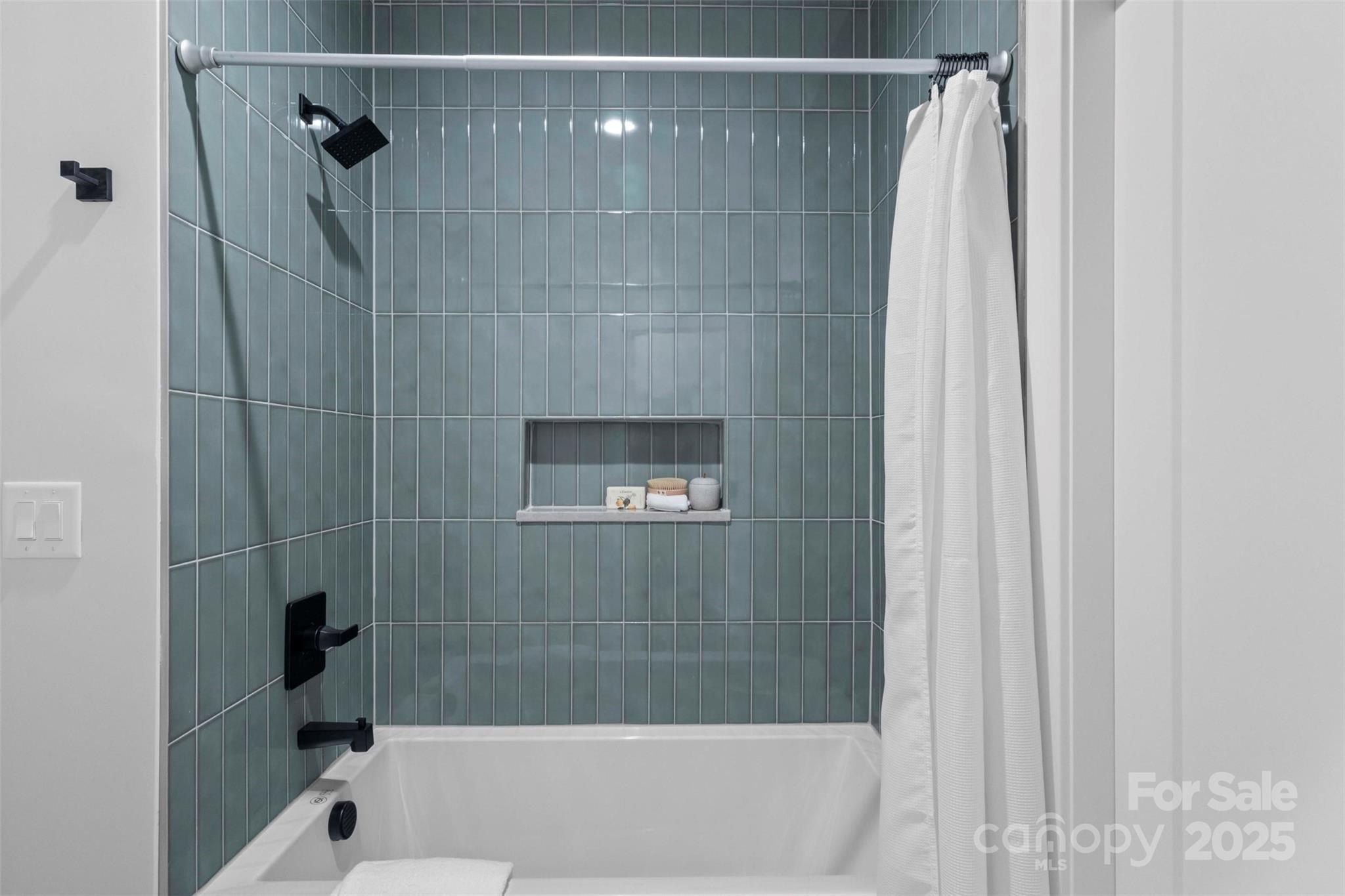 1613 Umstead Street. Charlotte, NC 28205