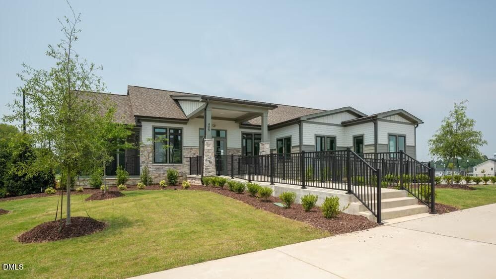 570 Barrington Row Avenue. Zebulon, NC 27597