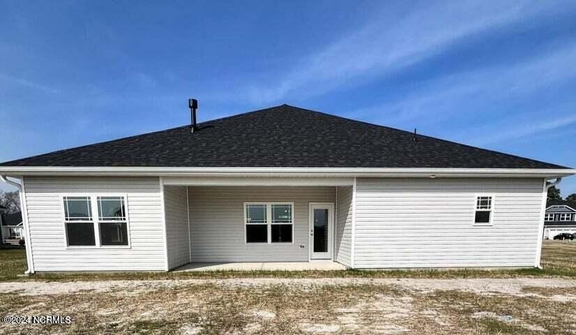 404 Sandcastle Street. Grimesland, NC 27837