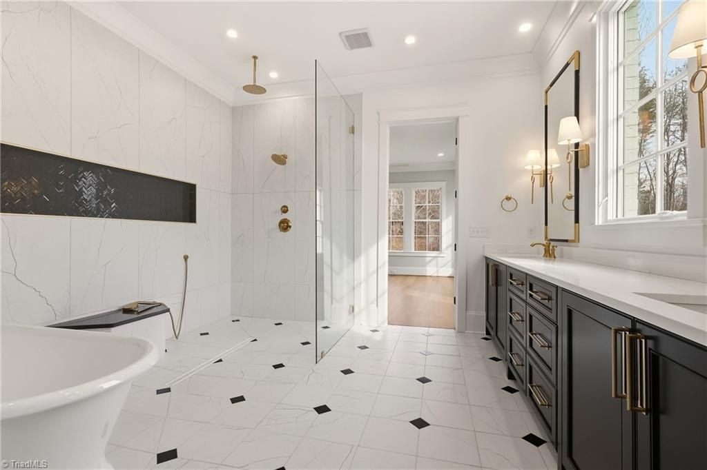 3814 Pinewood Lake Drive. Winston-Salem, NC 27106