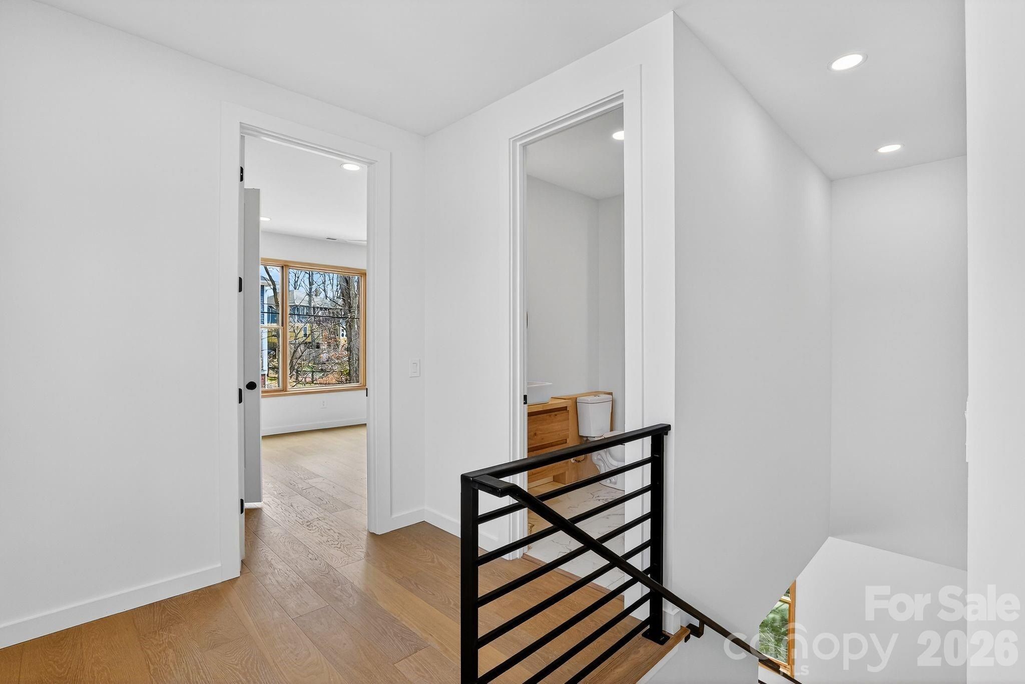 8 Houston Street. Asheville, NC 28801