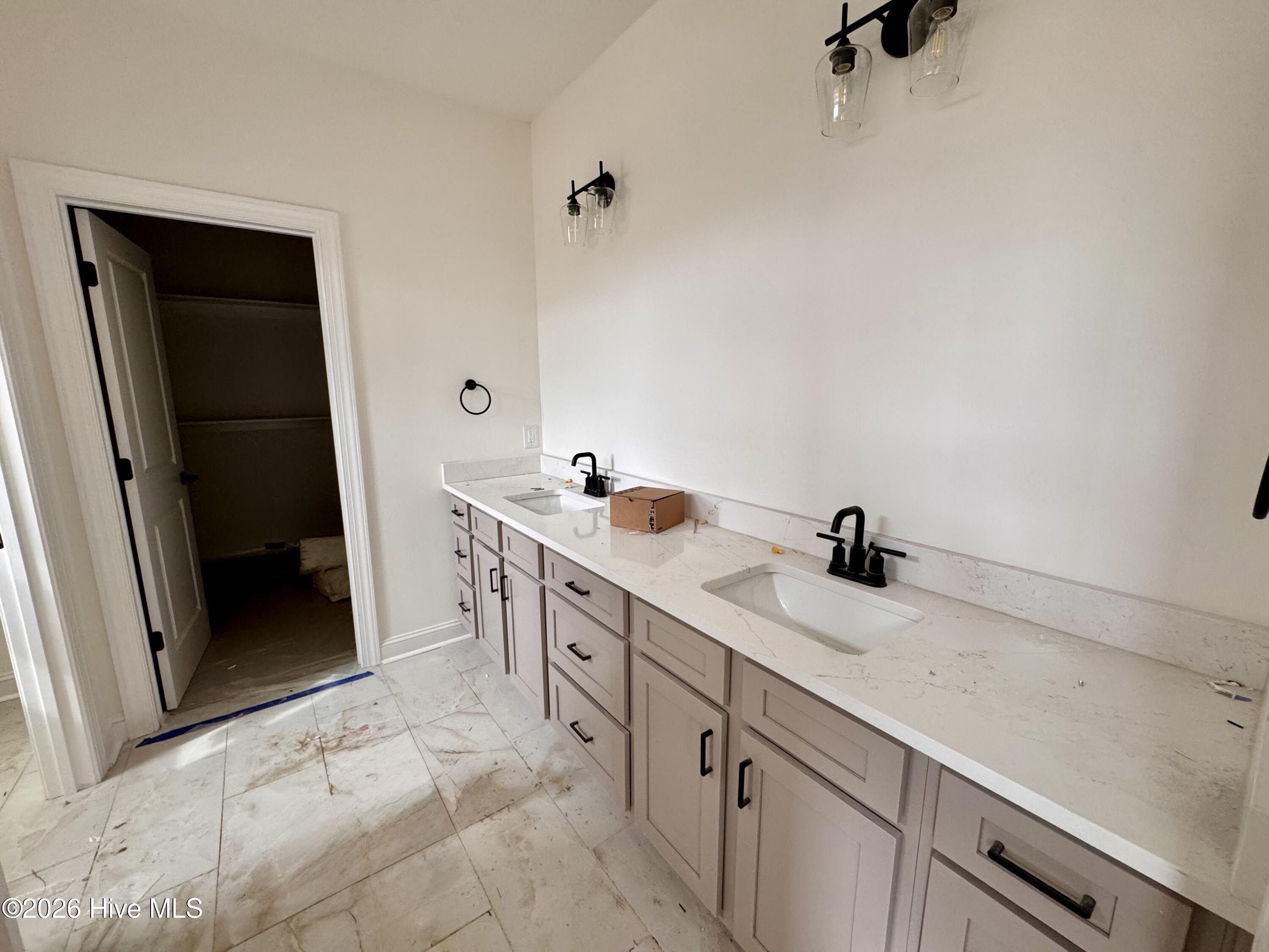 4142 Dixon Road. Grimesland, NC 27837