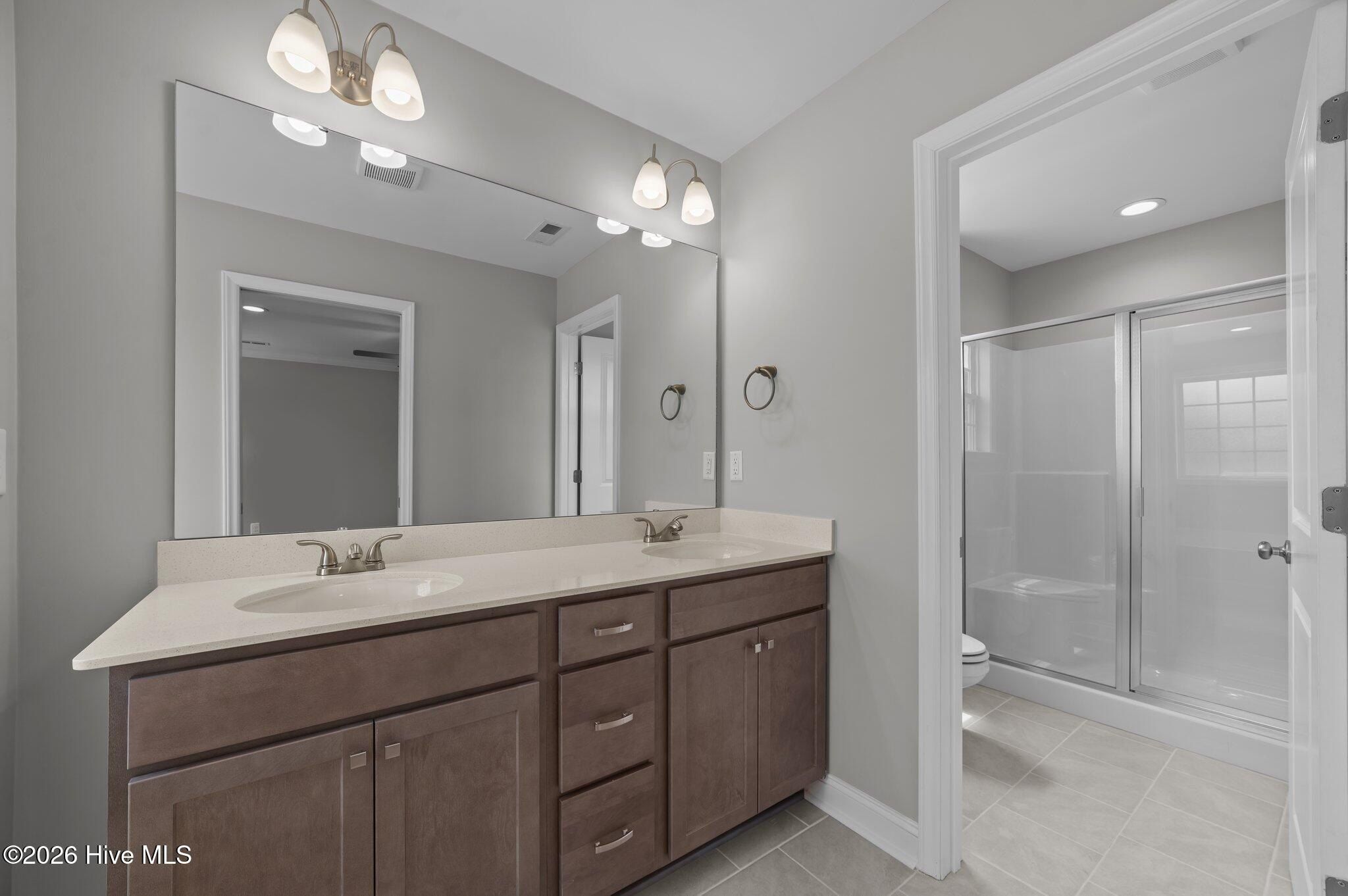 2329 Rhinestone Drive. Winterville, NC 28590