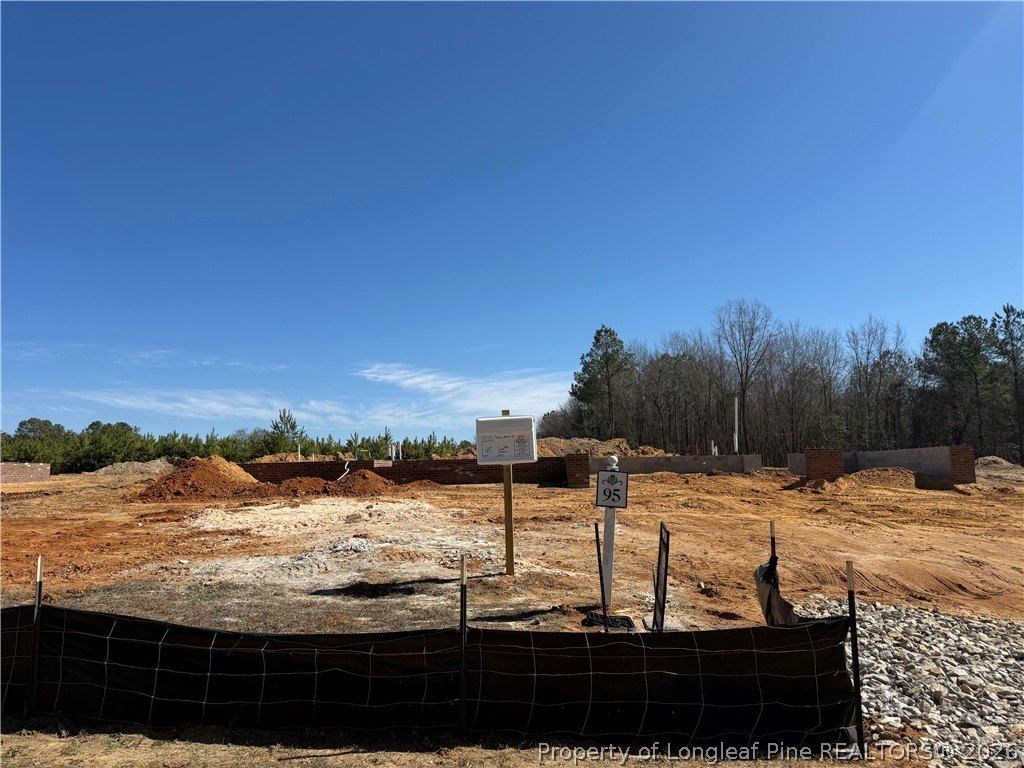 1955 Thomas Wood Lot 95 Drive. Fayetteville, NC 28312