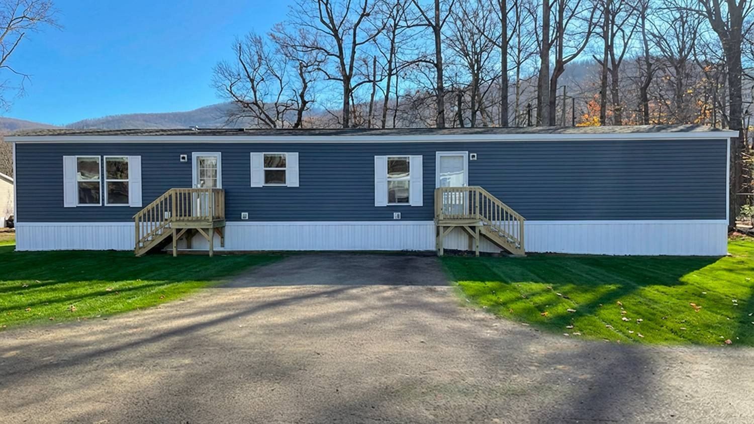 80 Tanglewood Drive. Swannanoa, NC 28778