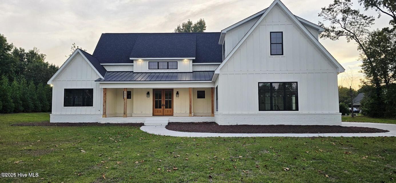 2827 Landing Circle. Grimesland, NC 27837