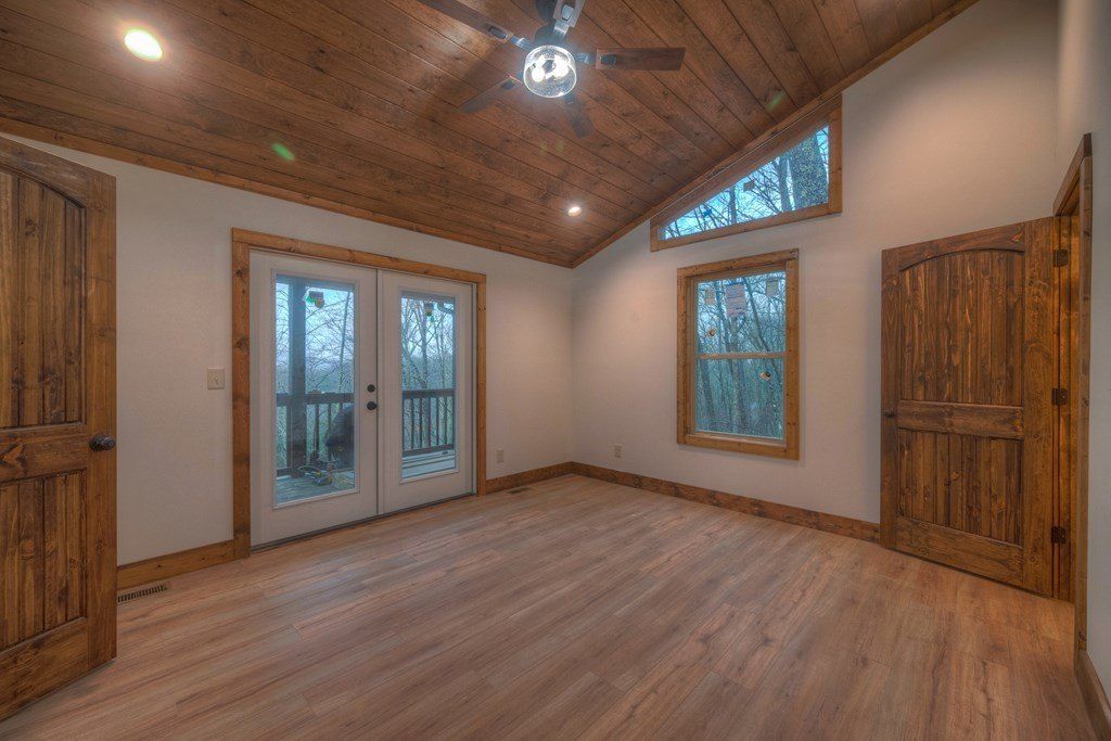 147 High Ridge Rd. Murphy, NC 28906