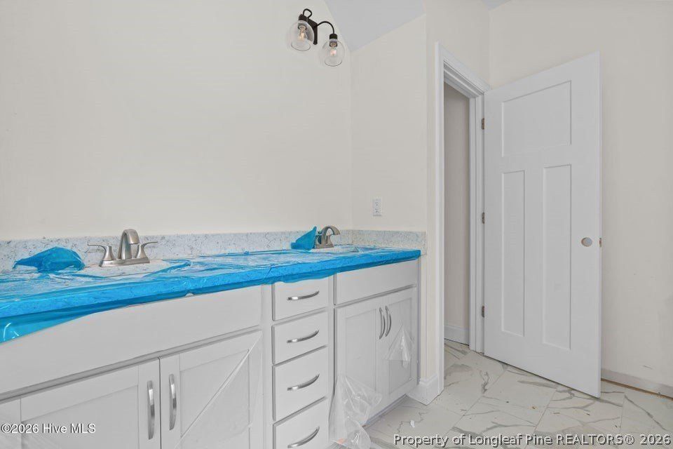 213 Telluride Court. Aberdeen, NC 28315