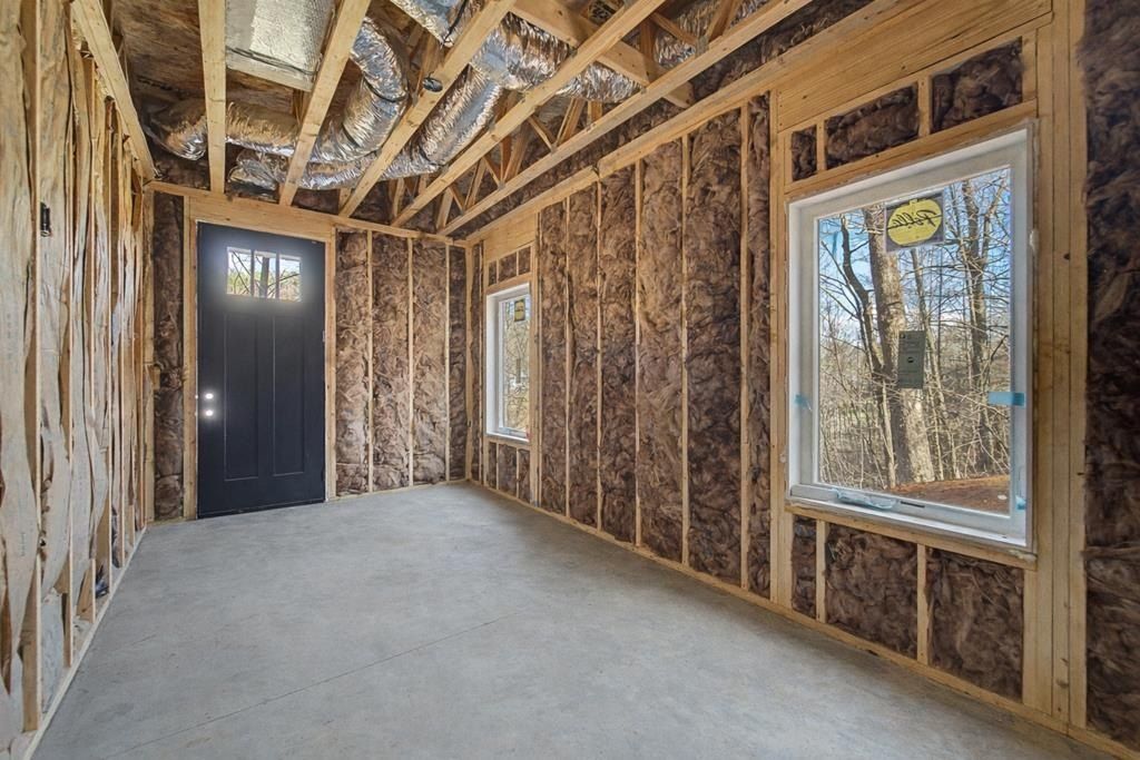 405 Oak Creek Road. Franklin, NC 28734