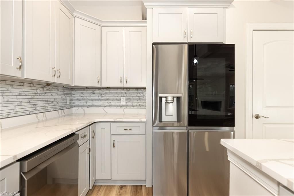 5260 Vineleaf Court. Clemmons, NC 27012