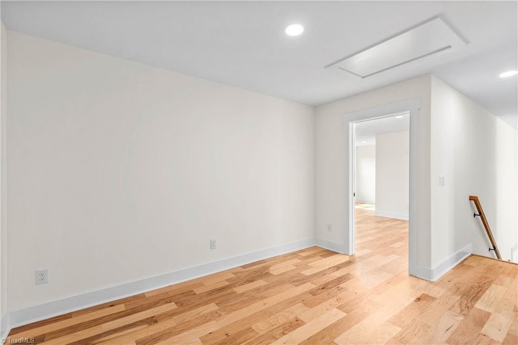 3799 Peony Way. Clemmons, NC 27012